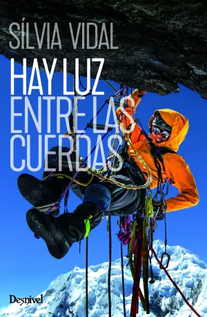 HAY LUZ ENTRE LAS CUERDAS