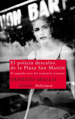 POLICIA DESCALZO DE LA PLAZA SAN MARTIN NT-208